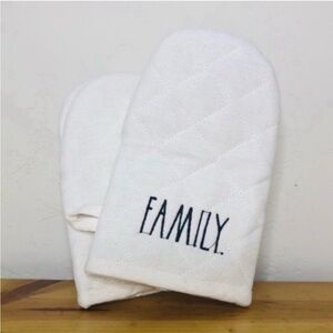 RAE DUNN Potholder Set ‘Family’
